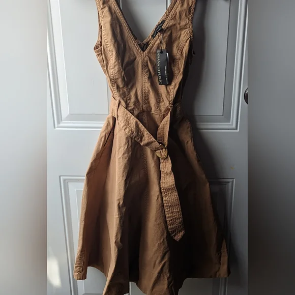 Women's dress - Picture 5 of 7